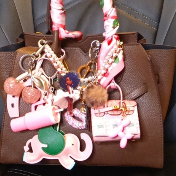 Brown Sugar Lady 2D Acrylic Keychain Charm - Picture 7 of 9